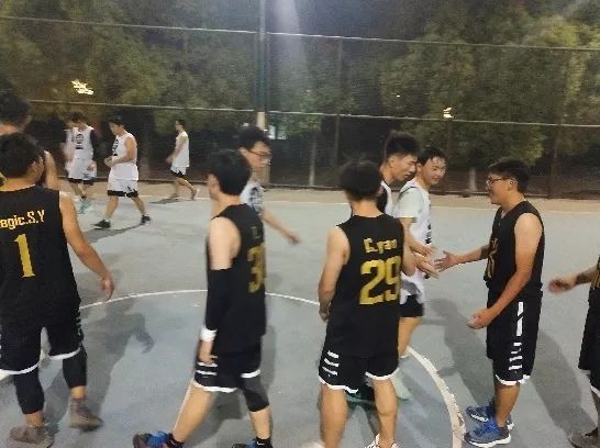 全网热议（篮球小组赛）加蓬对峙斯威士兰比分伤病影响-特讯