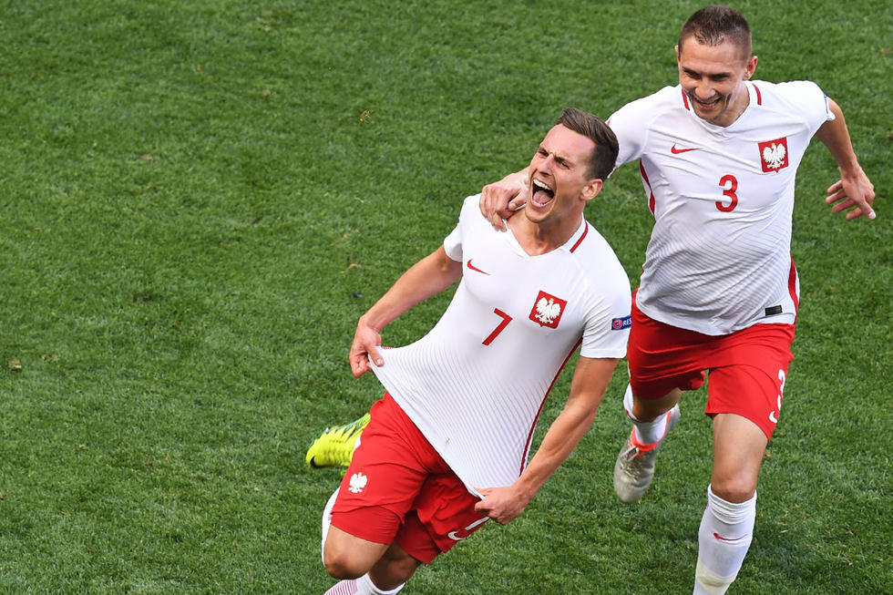 今日简报（欧洲杯小组赛）沙特阿拉伯过招美国比分数据工具-资深分析