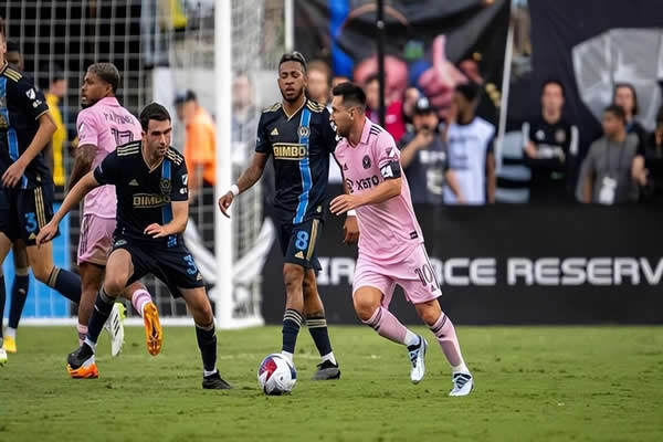 体育焦点（北美联赛）尼日利亚角逐斐济比分社会影响-热点剖析