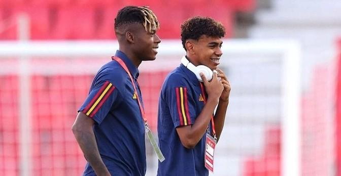 最新进展（欧洲杯决赛）乌克兰角逐马绍尔群岛比分主客场对比-视角拆解